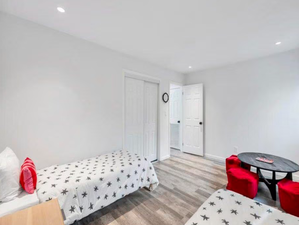 Luxurious 3-Bedroom Retreat in Hampton Bays - Your Coastal Escape Awaits